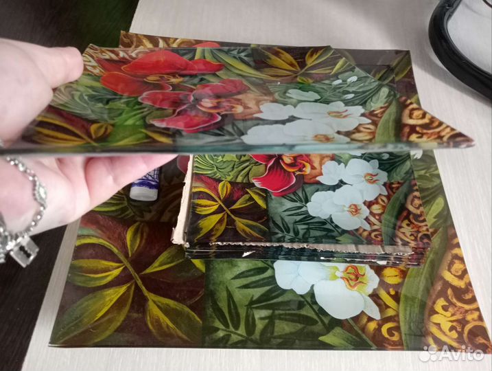 Большая тортница и 6 тарелок к ней