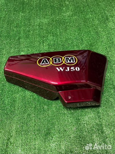 Накладка боковая альфа правая пластиковая