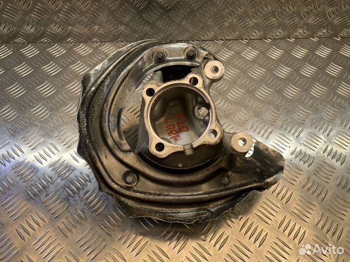 Передний левый поворотный кулак BMW F20 F21