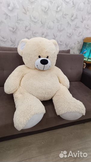 Большой плюшевый мишка