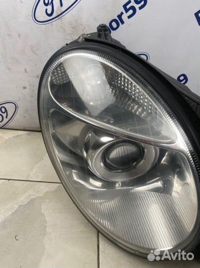 Фара передняя правая Mercedes-Benz E-Class W211