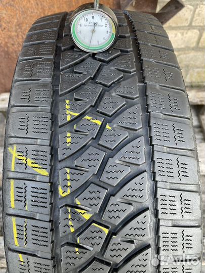 Bridgestone Blizzak W810 225/65 R16C