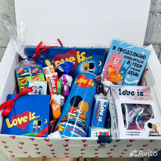 Подарочный бокс Love is