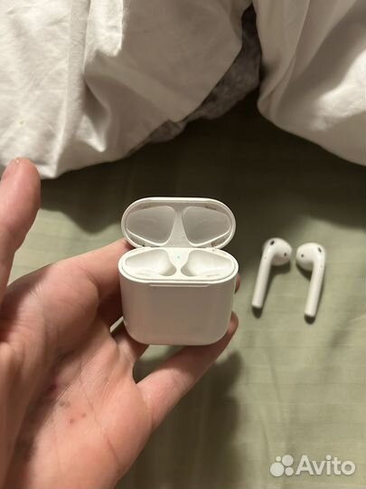 Беспроводные наушники apple airpods