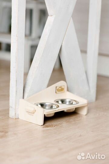 Подставка под миски