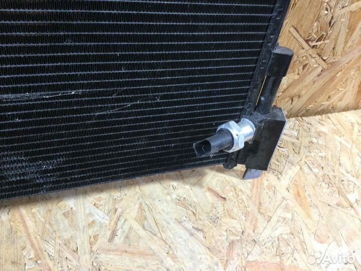 Радиатор кондиционера Q7 4m0816411m