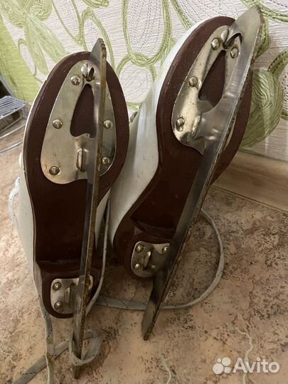 Коньки фигурные 36 размер