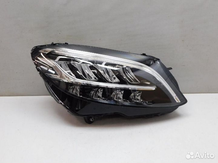 Фара правая Mercedes-Benz C-Class