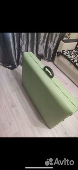 Кушетка для ресниц массажный стол