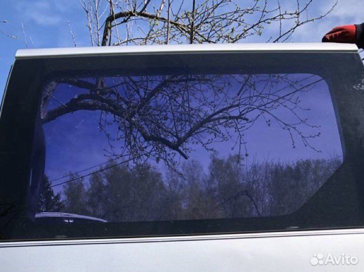 Стекло для задней левой двери на dodge caravan