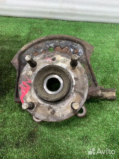 Кулак поворотный передний Nissan Almera Classic