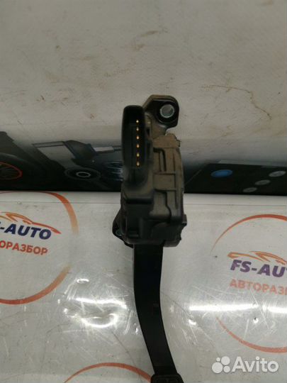Педаль газа Suzuki Grand Vitara 2 2.0 (J20A)
