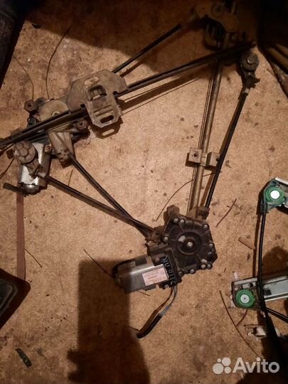 Стеклоподъемники правый лада ваз 2110. 2111. 2112