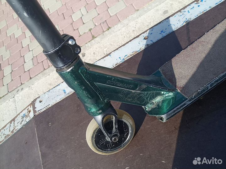 Трюковой самокат кастом парк