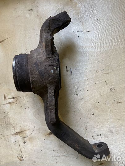 Кулак поворотный левый ваз 2121 нива