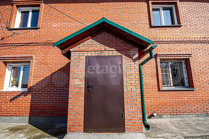 Дом 358,8 м² на участке 6,8 сот.