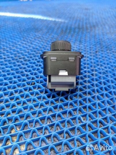 Блок управления зеркалами Volkswagen Passat B7