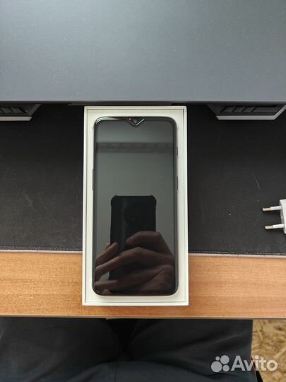OnePlus 6T, 8/128 ГБ