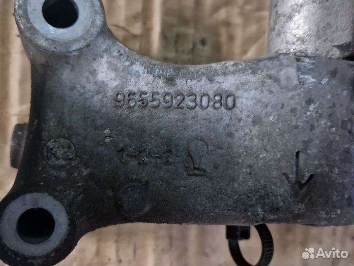 Кронштейн подушка двигателя Citroen c4 b7 sedan