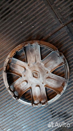 Колпак оригинальный renault logan R15