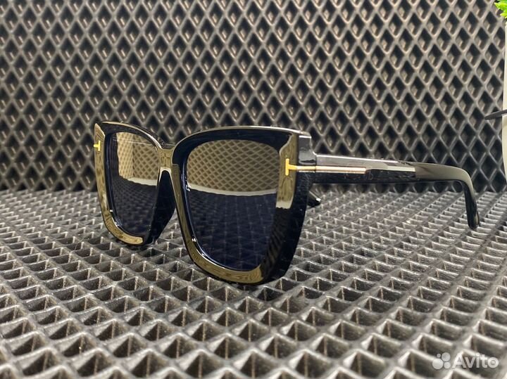 Солнцезащитные очки Tom Ford 920