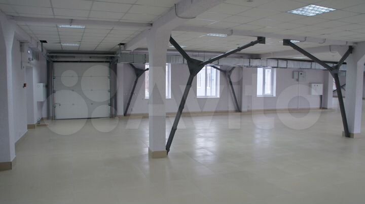 Второй этаж, 720 м²