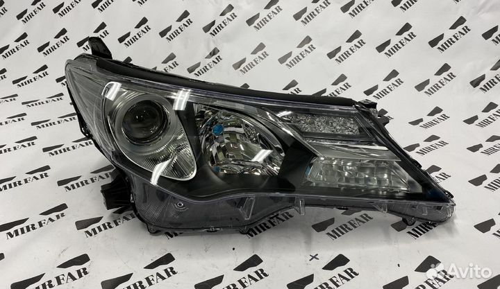 Фара правая Toyota RAV4 CA40 2012-2015 Дорестайлинг