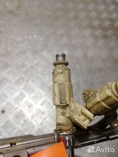 Форсунка двигателя Mazda Mpv LW лв