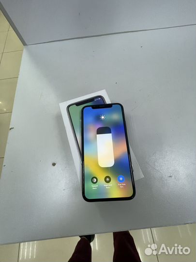 iPhone X, 64 ГБ