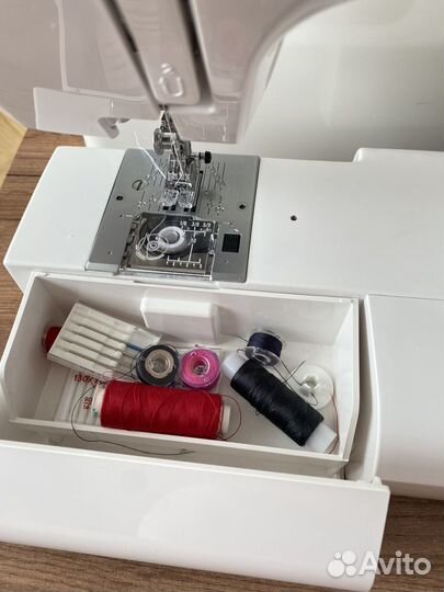 Швейная машина Janome 7518A