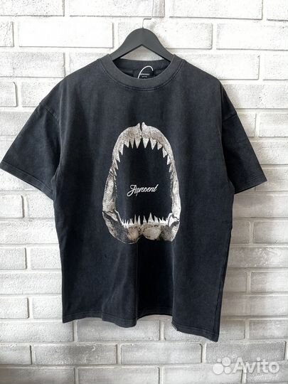 Футболка represent shark