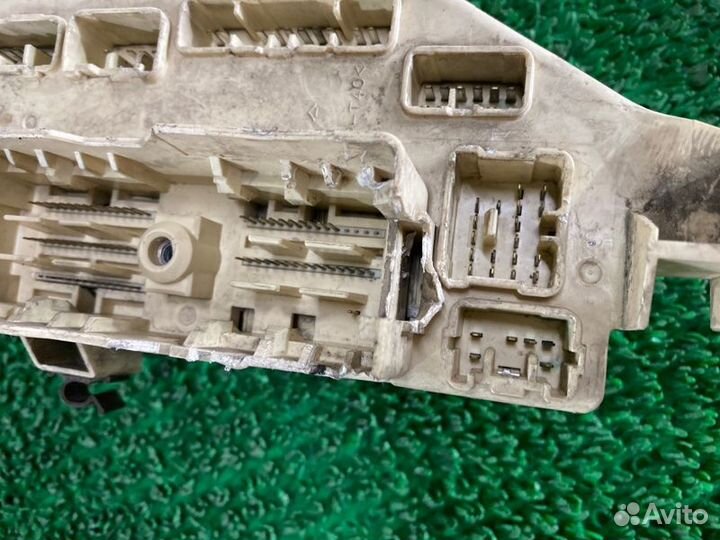 Блок предохранителей Toyota land cruiser, Lx470