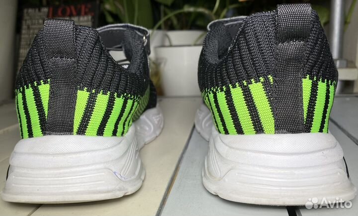 Кроссовки котофей 33