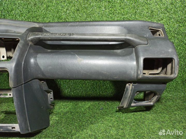 Торпедо, Парприз передний Mitsubishi Pajero 2 V44W