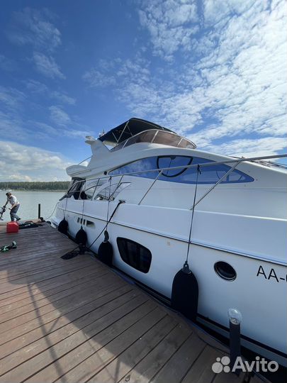 Azimut 55 Флаг РФ