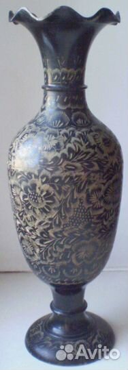 Индия. Ваза кувшин. Латунь, эмаль, узор штихелем