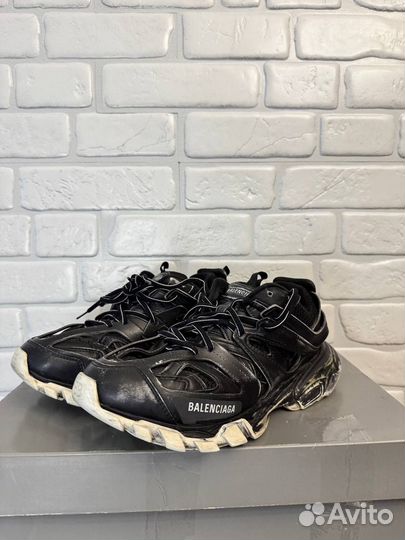 Balenciaga track