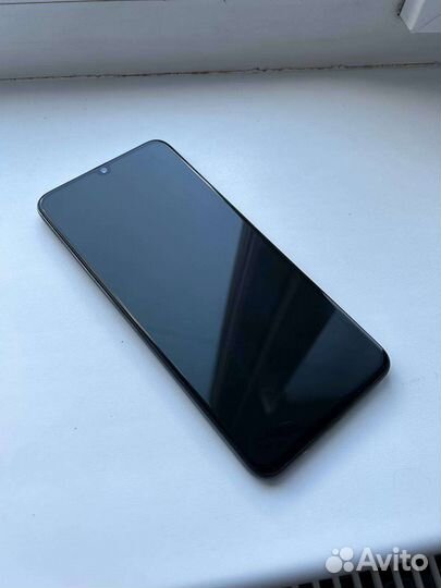 Телефон Samsung А70