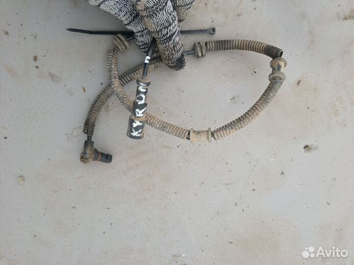 Передний датчик ABS SsangYong Kyron