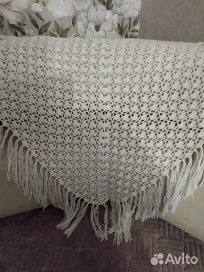 Шаль вязаная