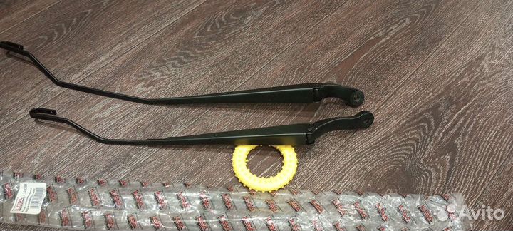 Поводки дворников Веста