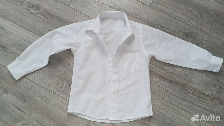 Рубашка белая на мальчика 104
