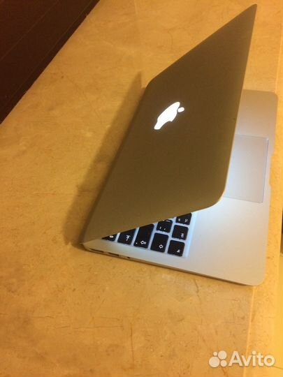 Apple MacBook Air 11