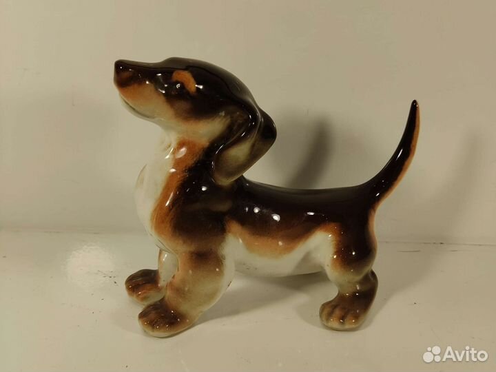 Статуэтка фарфоровая Такса