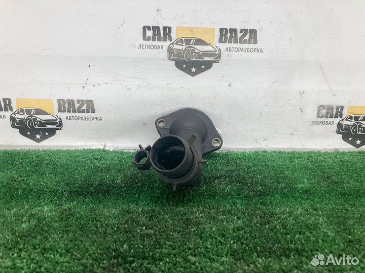 Фланец двигателя системы охлаждения