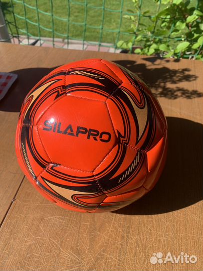 Футбольный мяч