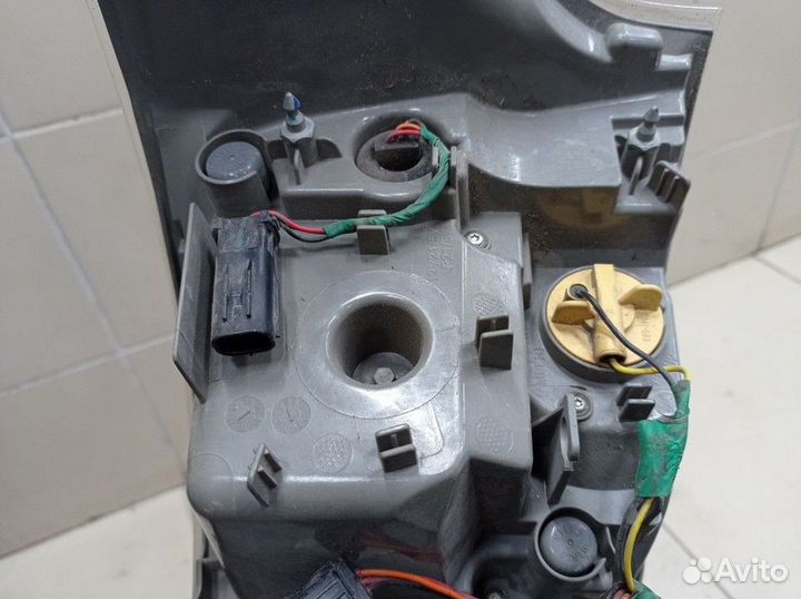 Фонарь задний левый Mitsubishi Outlander