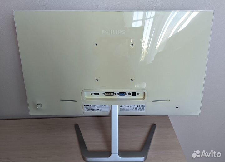 Монитор Philips