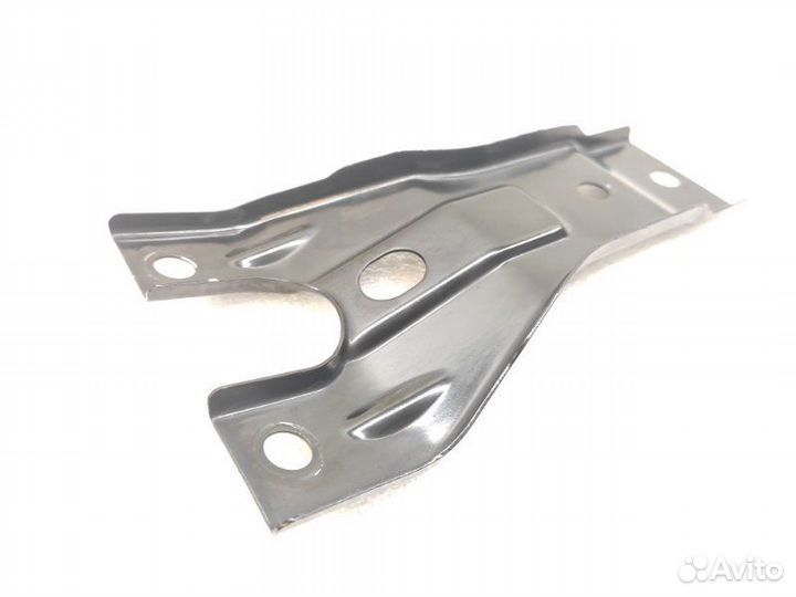 Кронштейн замка капота Volkswagen Passat B7 1.4