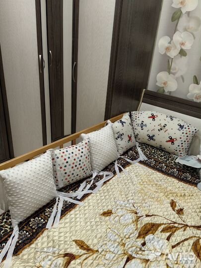 Бампер в детскую кроватку